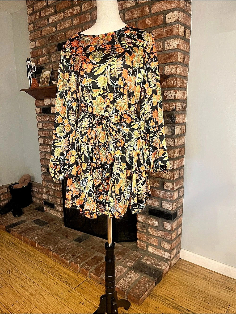Sweet Lemon ptp 20 Floral Paisley Tie-Waist Mini Dress. - Picture 2 of 5
